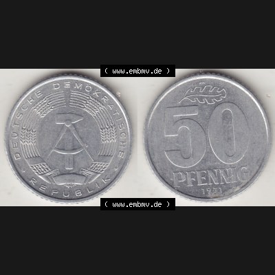 Münzen Deutschland DDR 1958-1990, A 50 Pfennig 1971-1 der DDR-Mark. Vorderseite und Rückseite Nebeneinander einer 50 Pfennig Münze / Umlaufmünze aus Deutschland der... Sammlung