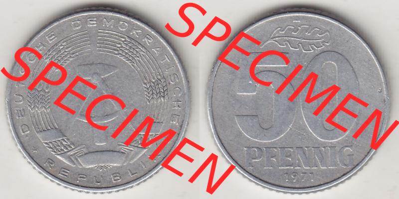 Münzen Deutschland DDR 1958-1990, A 50 Pfennig 1971-3 der DDR-Mark. Vorderseite und Rückseite Nebeneinander einer 50 Pfennig Münze / Umlaufmünze aus Deutschland der... Sammlung