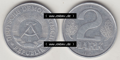 Münzen Deutschland DDR 1972-1990, A 2 Mark 1977. Vorderseite und Rückseite Nebeneinander einer 2 Mark Münze / Umlaufmünze... Sammlung