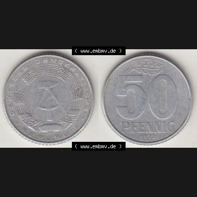 Münzen Deutschland DDR 1958-1990, A 50 Pfennig 1971-3 der DDR-Mark. Vorderseite und Rückseite Nebeneinander einer 50 Pfennig Münze / Umlaufmünze aus Deutschland der... Sammlung