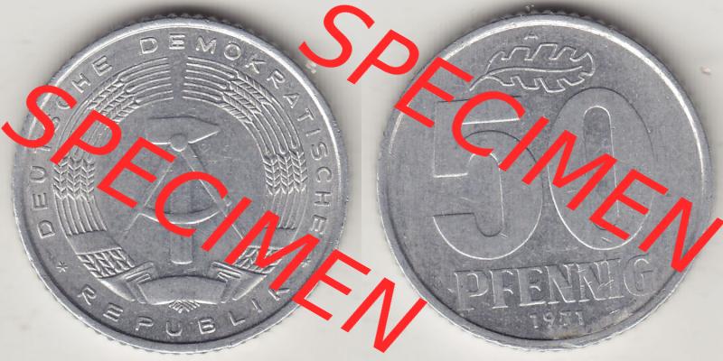 Münzen Deutschland DDR 1958-1990, A 50 Pfennig 1971-1 der DDR-Mark. Vorderseite und Rückseite Nebeneinander einer 50 Pfennig Münze / Umlaufmünze aus Deutschland der... Sammlung