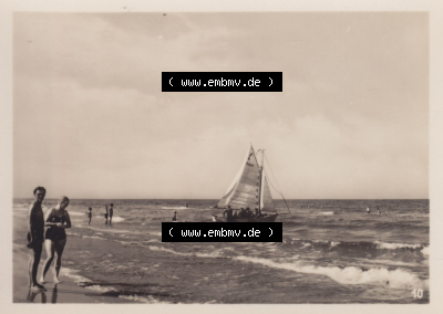 Alte Fotos von Seebad Heringsdorf in Mecklenburg-Vorpommern 1955, 10. Segler am Strand von Heringsdorf. Alter und echter original... Sammlung