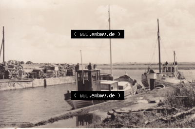 Alte Fotos von Ostseebad Zingst in Mecklenburg-Vorpommern B 8-63, Hafen von Zingst. Alter und echter original Foto-Abzug aus einer... Sammlung