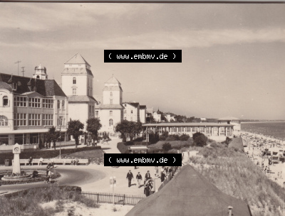 Alte Fotos von Ostseebad Binz in Mecklenburg-Vorpommern 1976, Kurhaus am Strand. Alter und echter original Foto-Abzug aus einer... Sammlung