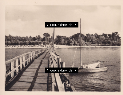 Altes Foto von Ostseebad Lubmin in Mecklenburg-Vorpommern 1961, 2. An der Seebrücke. Alter und echter original Foto-Abzug aus... Sammlung
