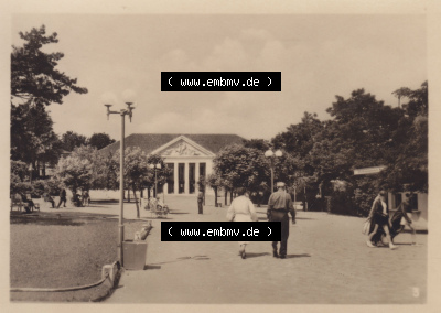 Alte Fotos von Seebad Heringsdorf in Mecklenburg-Vorpommern 1955, 3. Kulturhaus. Alter und echter original Foto-Abzug aus einer... Sammlung