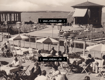 Alte Fotos von Ostseebad Binz in Mecklenburg-Vorpommern 1976, Konzertpavillion vor dem Kurshaus. Alter und echter original Foto-Abzug... Sammlung